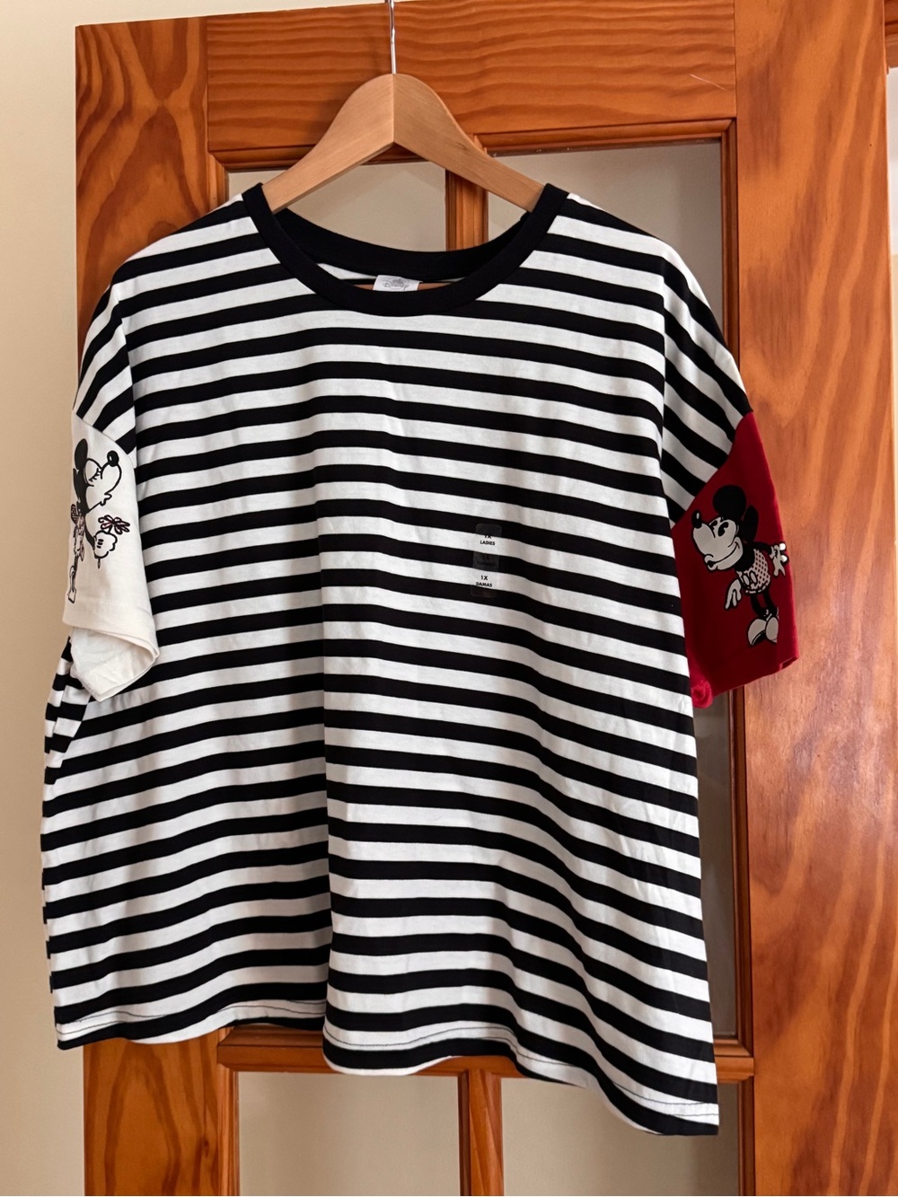 Disney Black & White Striped Tee with Sleeves - Mickey & Minnie Kisses Artwork